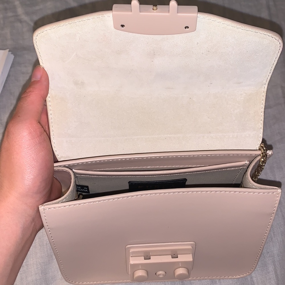 Furla Metropolis Mini Leather Crossbody Bag in Dalia / Blush Beige Nude - Picture 5 of 9